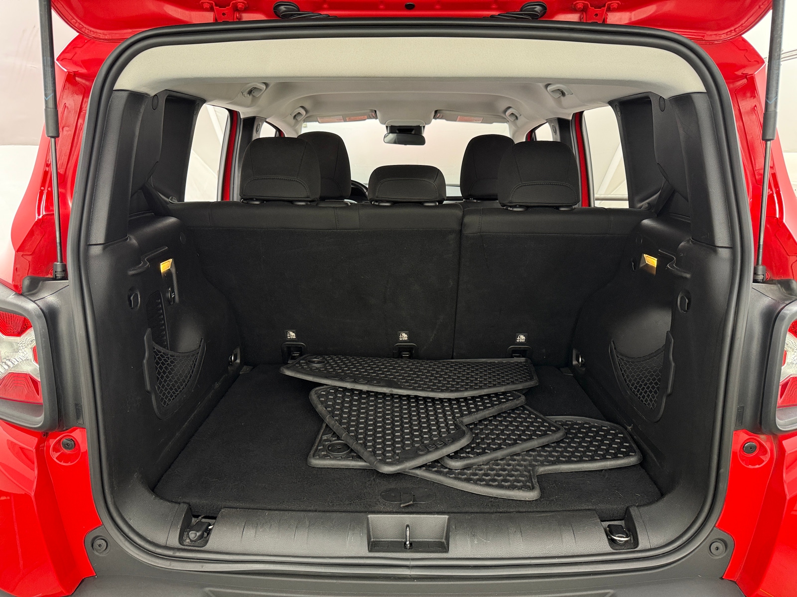 Thumbnail: 2017 Jeep Renegade - 7