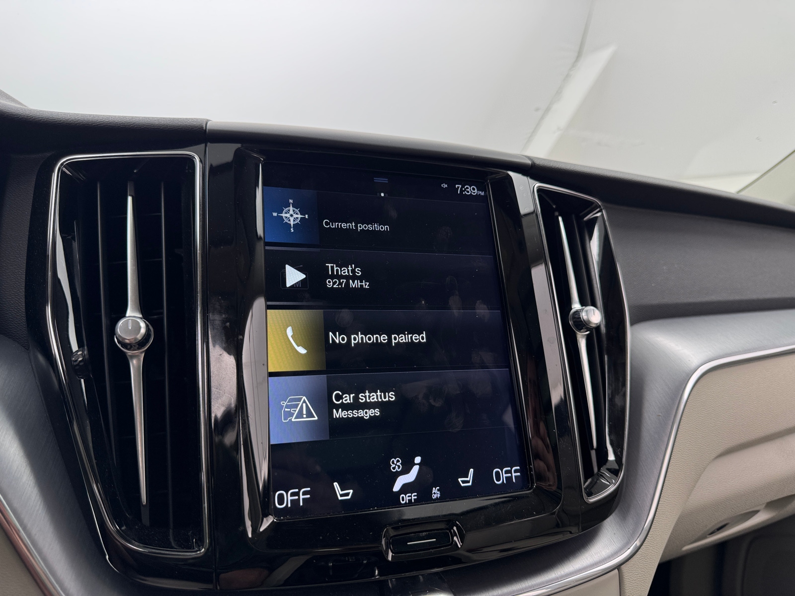 Thumbnail: 2020 Volvo XC60 - 3