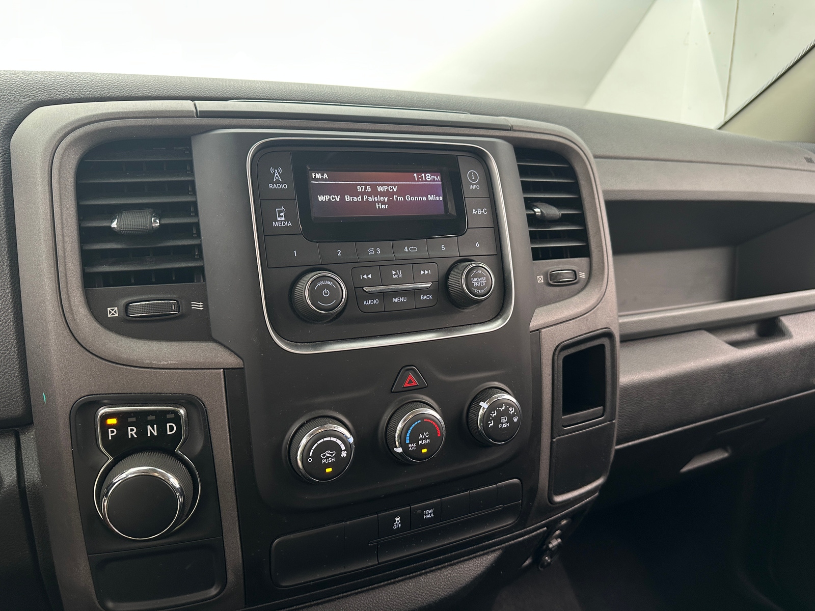 Thumbnail: 2019 RAM 1500 Classic - 4