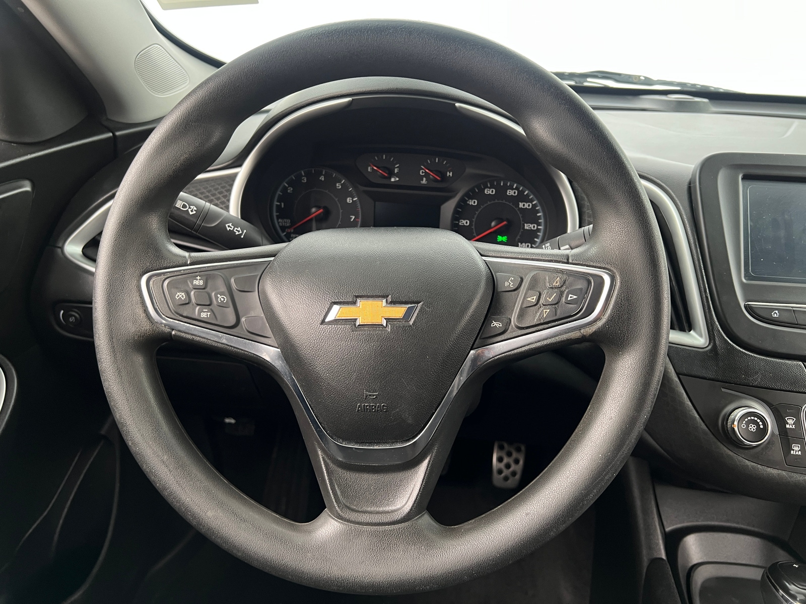 Thumbnail: 2016 Chevrolet Malibu - 5