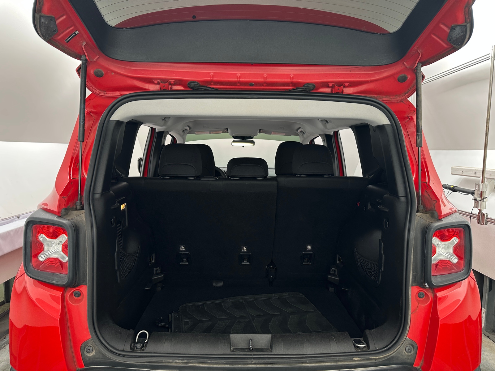 Thumbnail: 2018 Jeep Renegade - 7