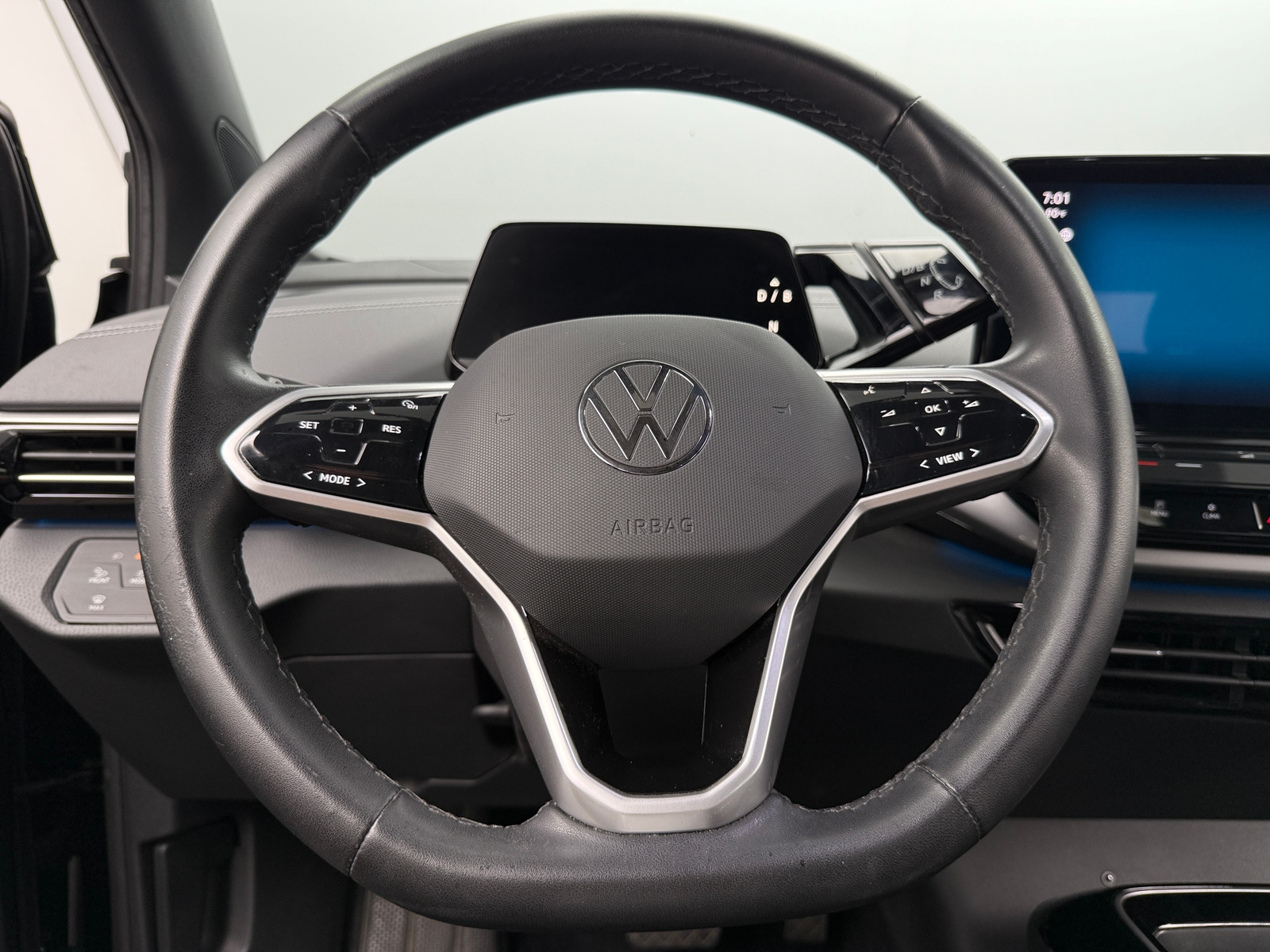 Thumbnail: 2023 Volkswagen ID.4 - 4