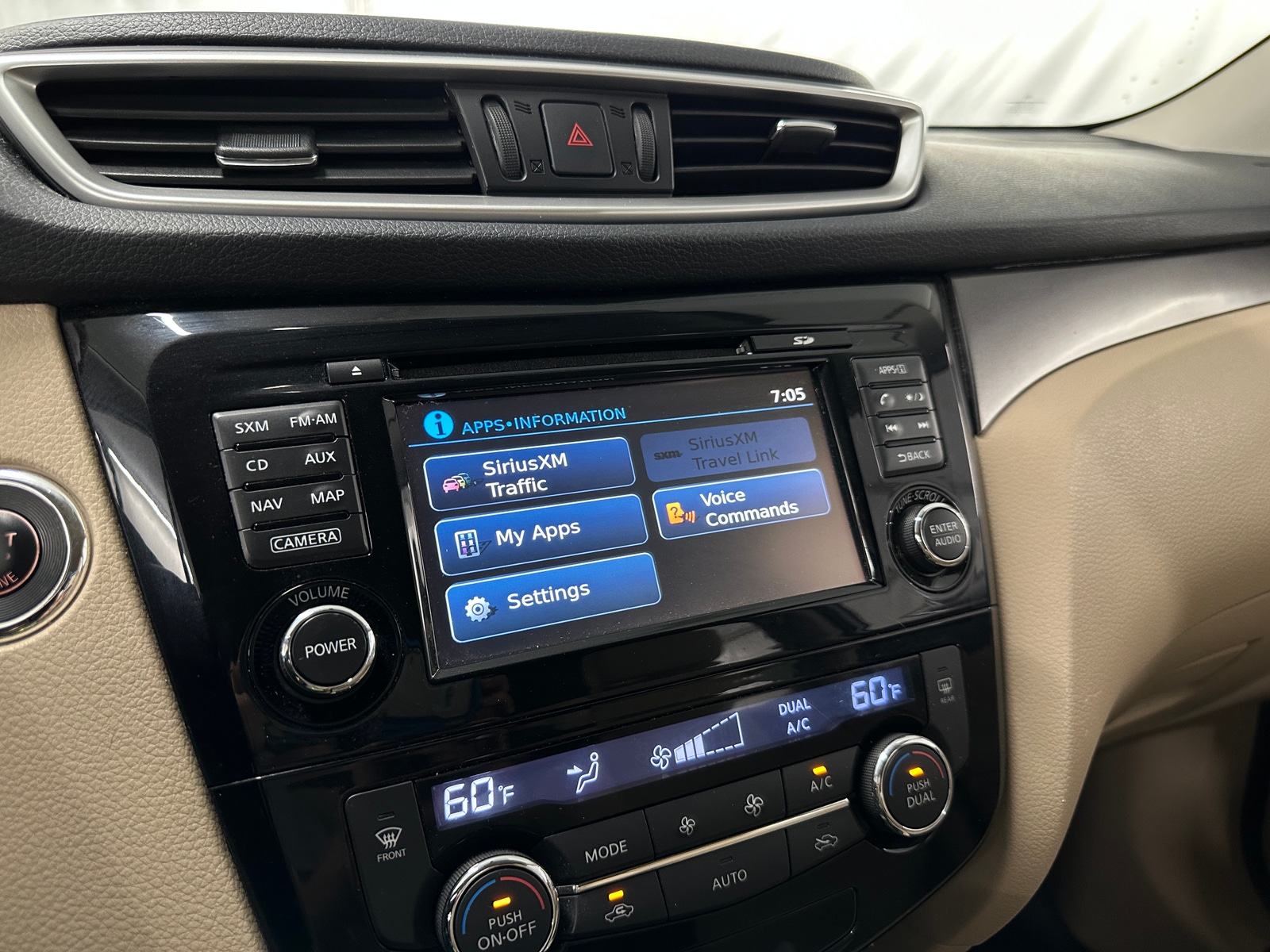 Thumbnail: 2016 Nissan Rogue - 4