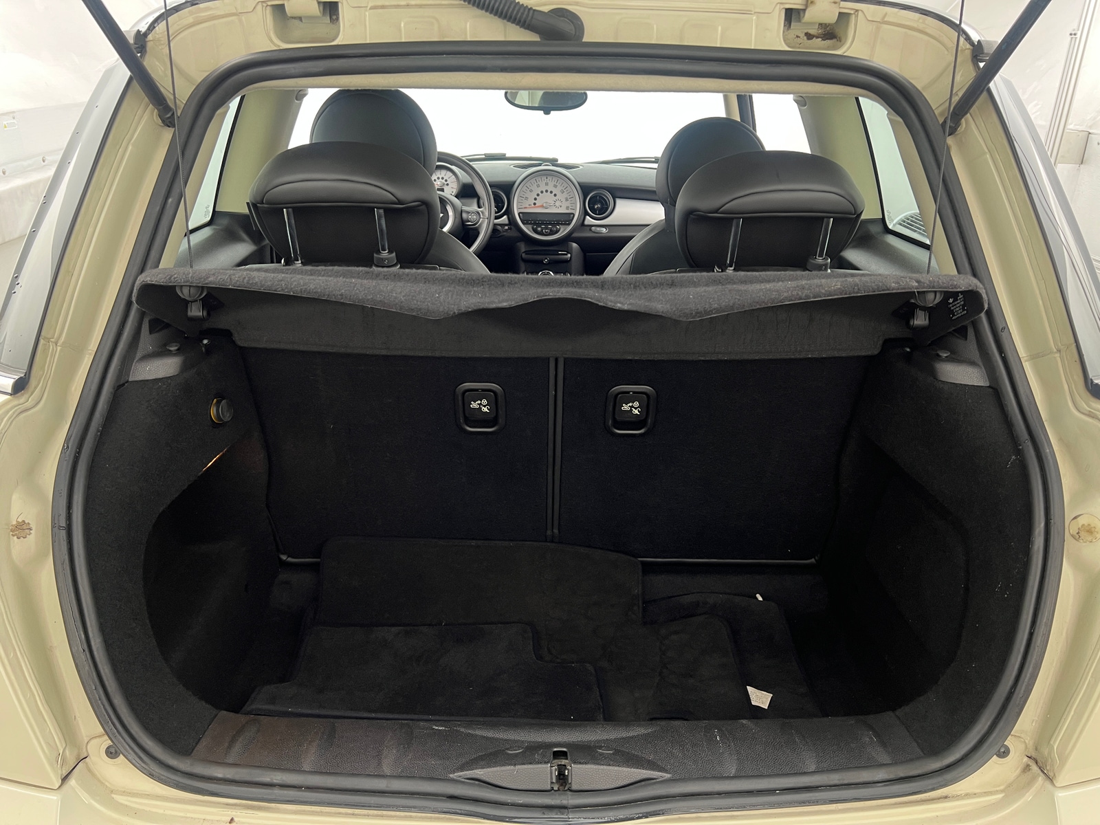 Thumbnail: 2013 MINI Cooper Hardtop - 6