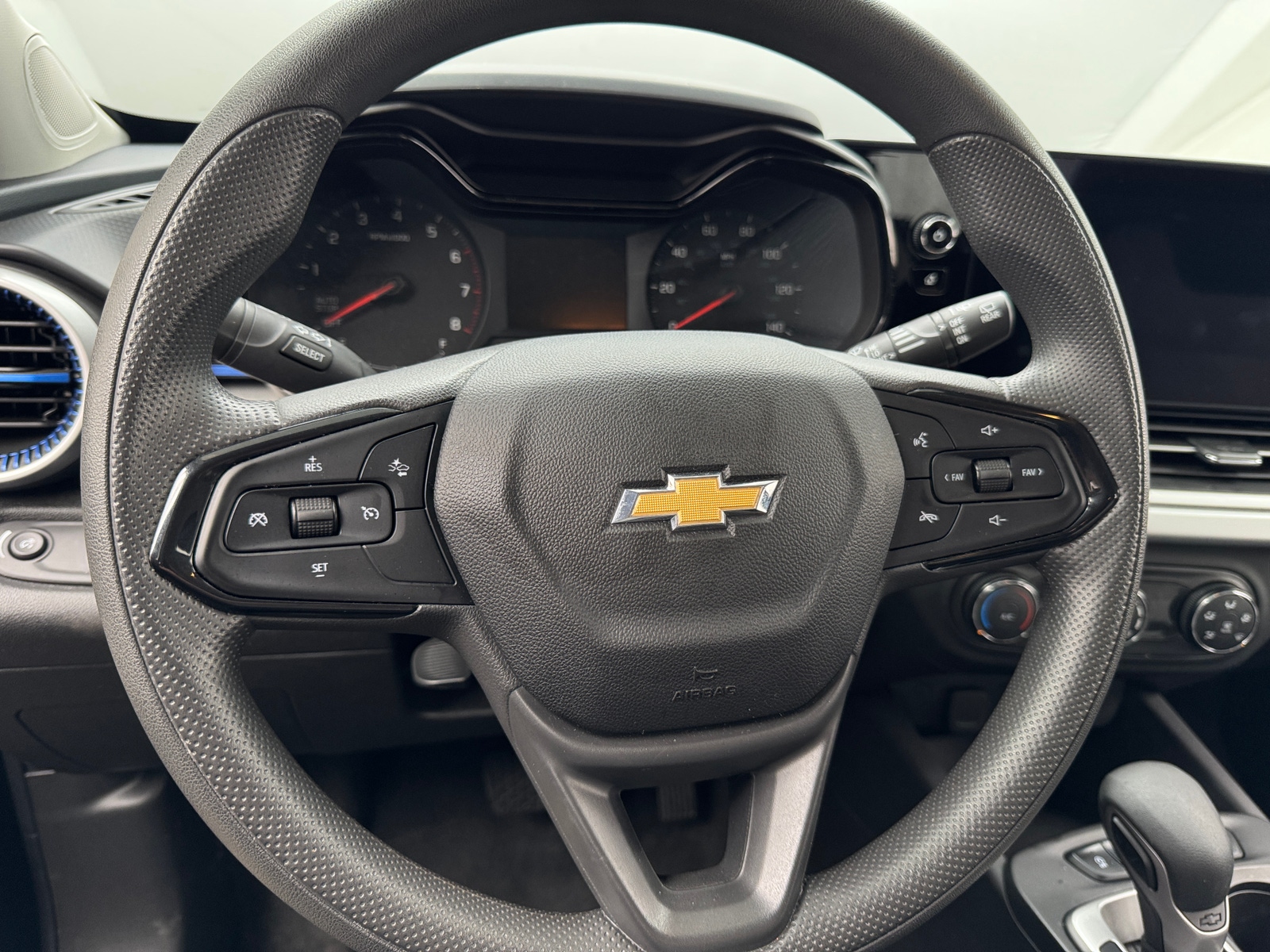 Thumbnail: 2025 Chevrolet Trax - 5