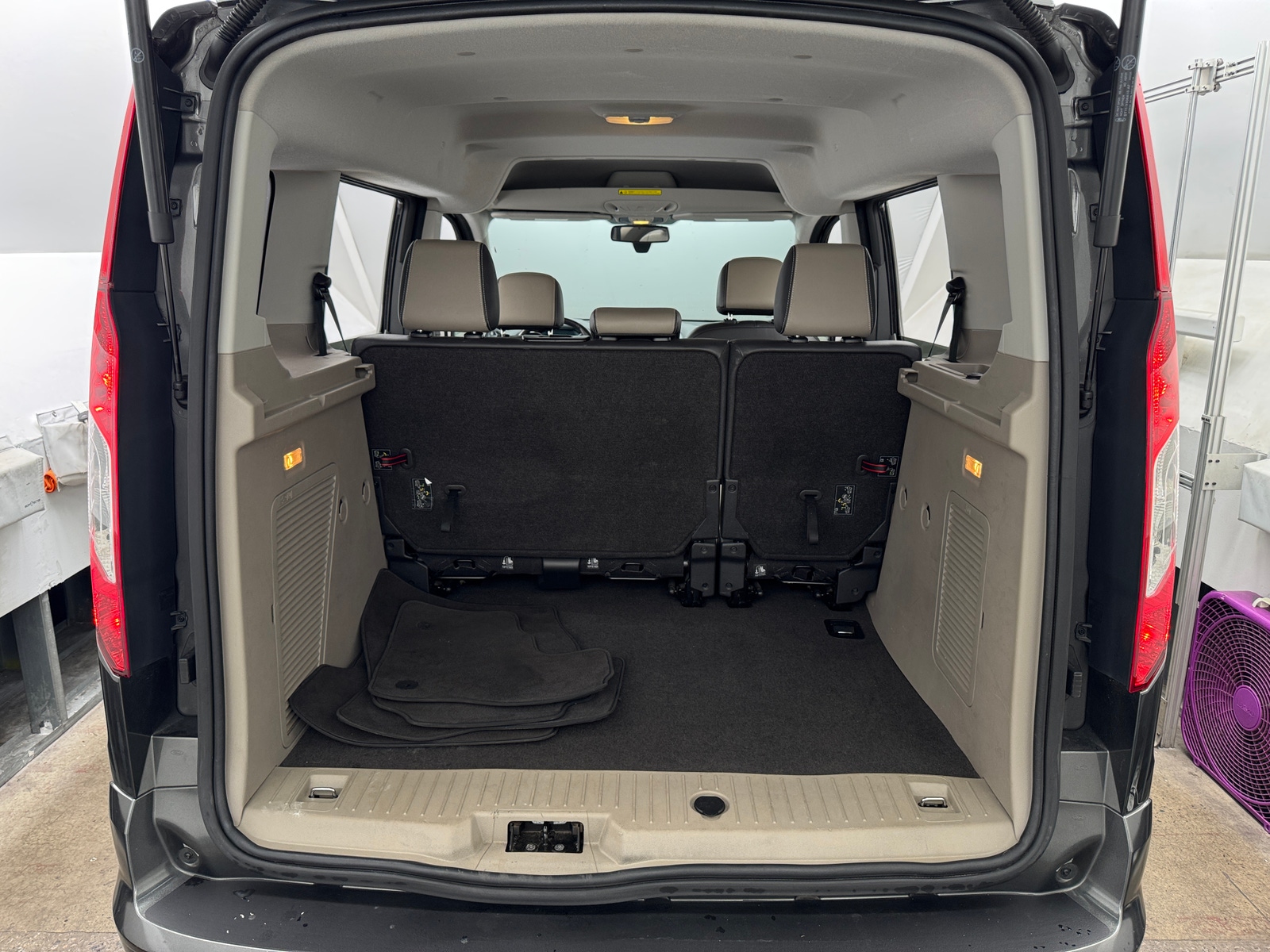 Thumbnail: 2018 Ford Transit Series - 6