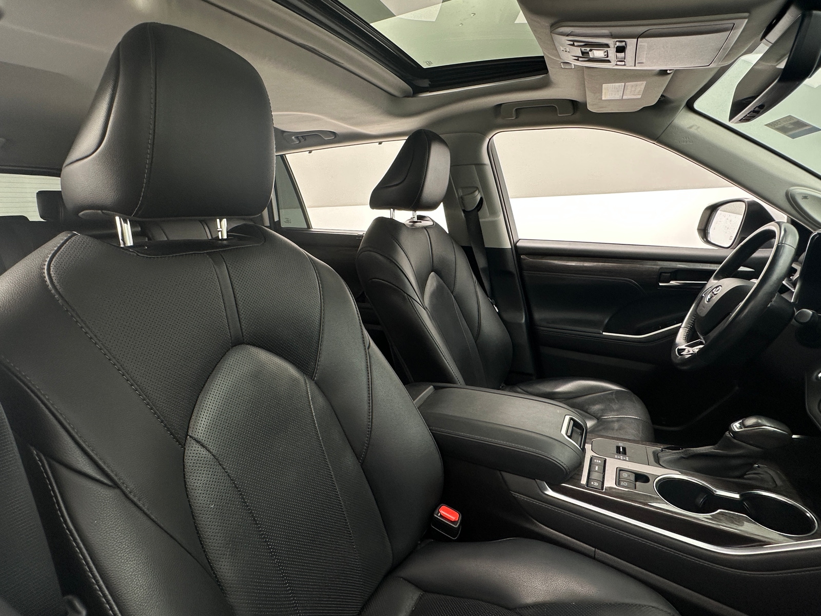Thumbnail: 2021 Toyota Highlander - 2
