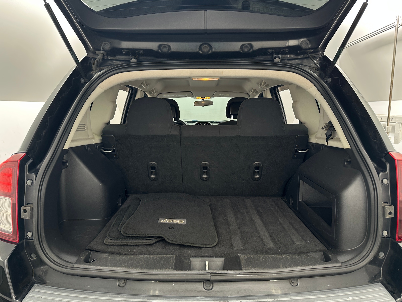 Thumbnail: 2014 Jeep Compass - 7