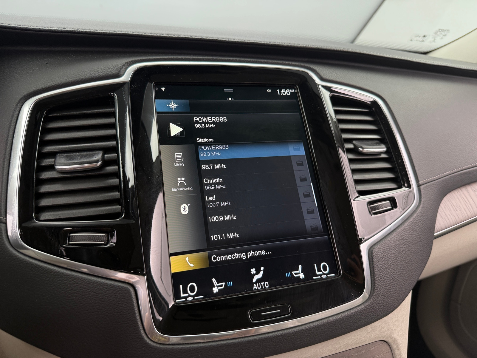 Thumbnail: 2022 Volvo XC90 - 3