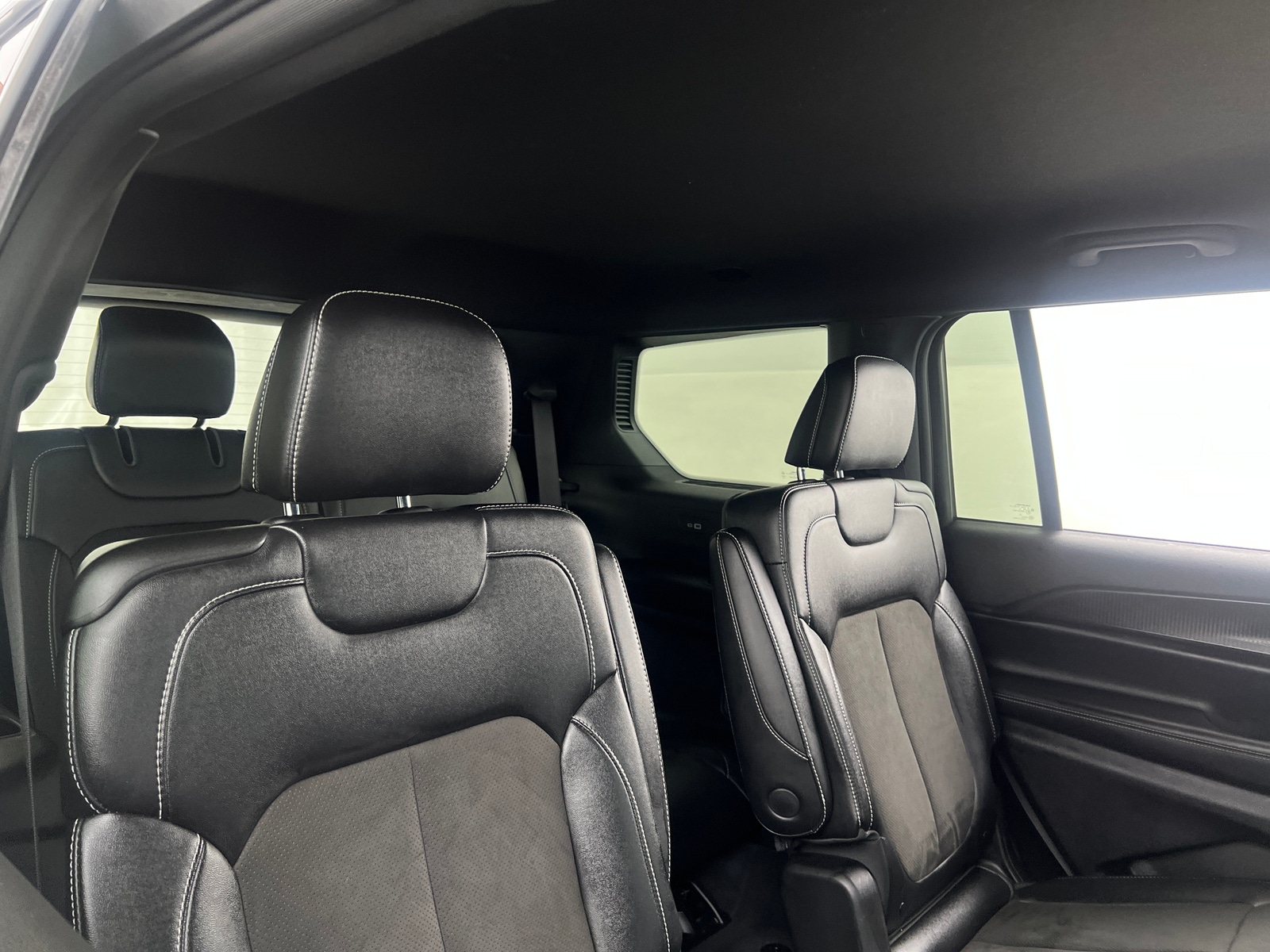 Thumbnail: 2023 Jeep Grand Cherokee L - 5