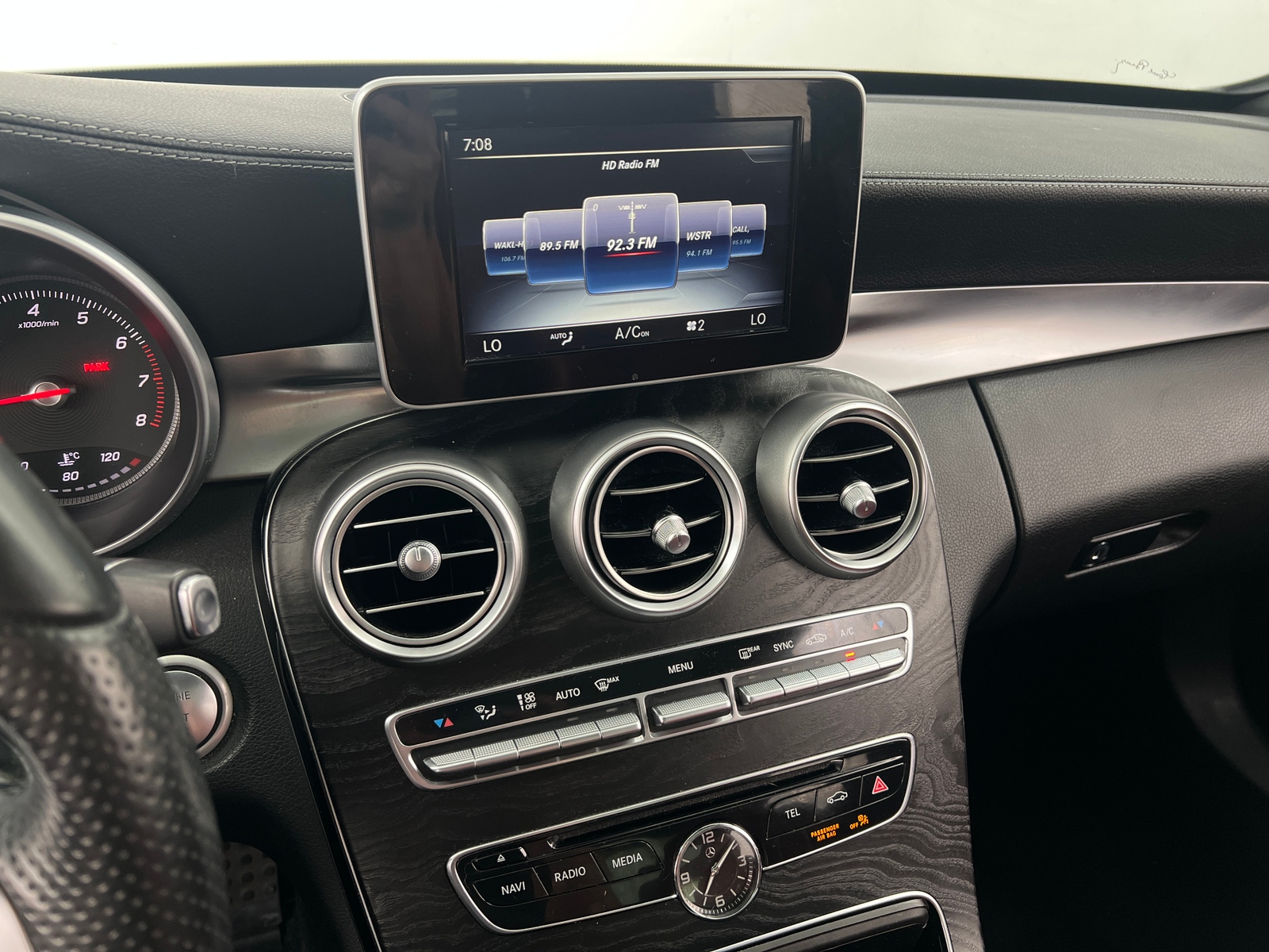Thumbnail: 2015 Mercedes-Benz C-Class - 3