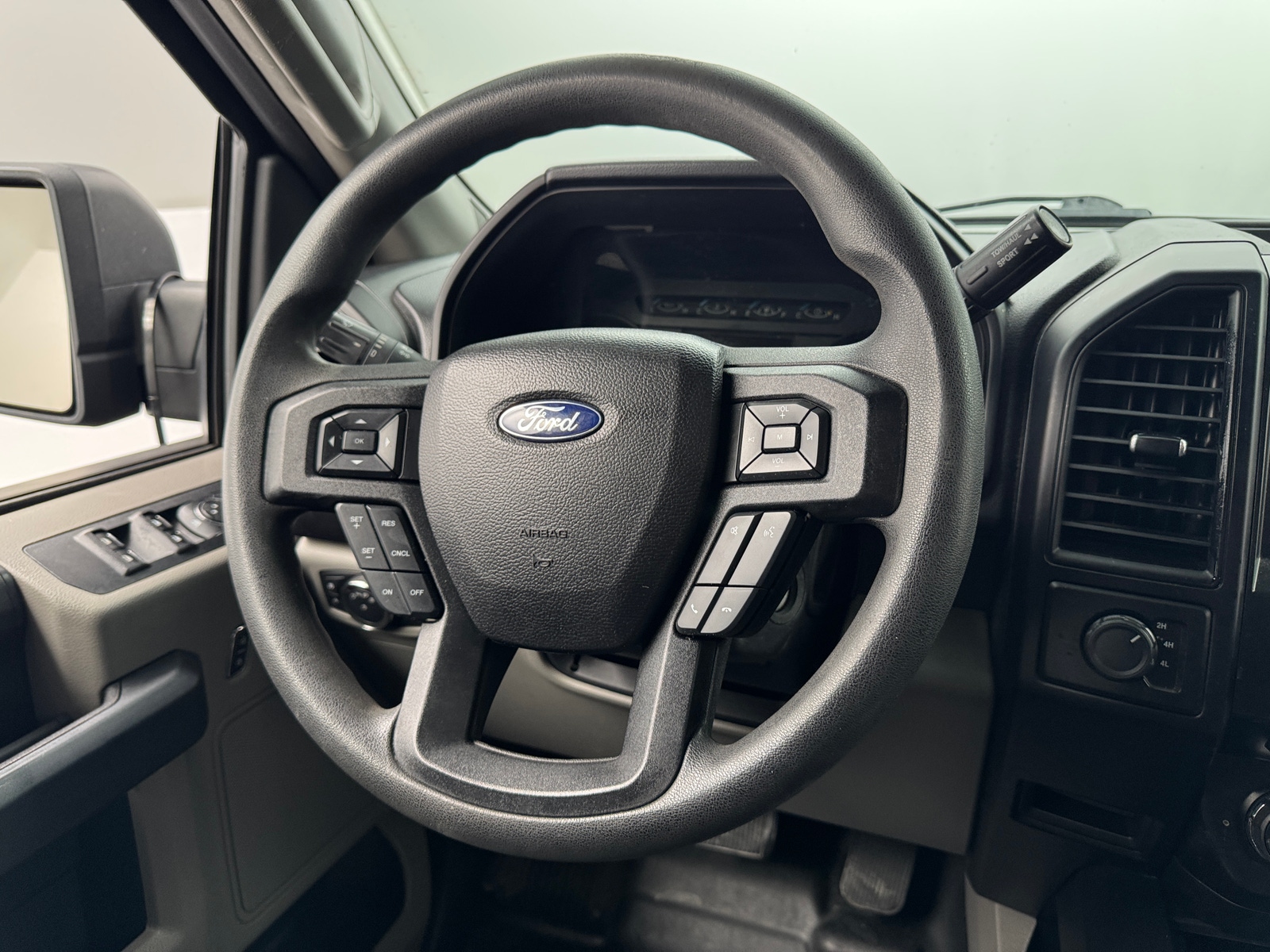 Thumbnail: 2017 Ford Econoline - 5