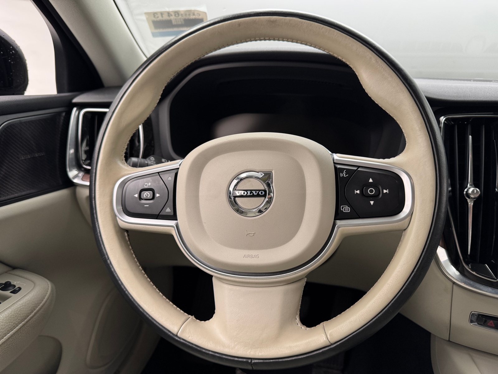 Thumbnail: 2022 Volvo S60 - 4
