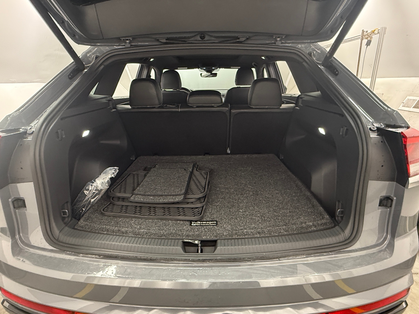 Thumbnail: 2024 Volkswagen Atlas - 6