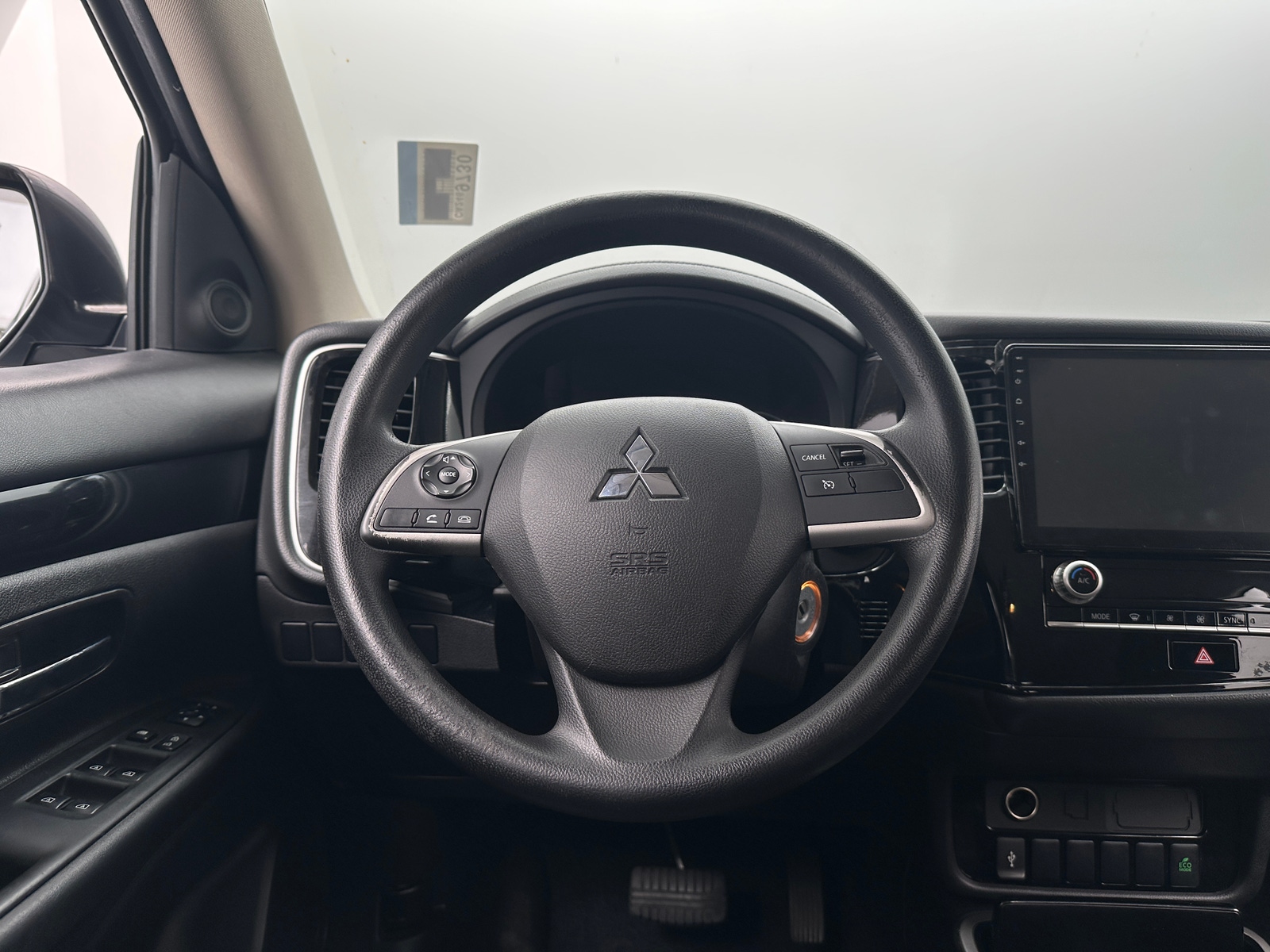 Thumbnail: 2020 Mitsubishi Outlander - 5
