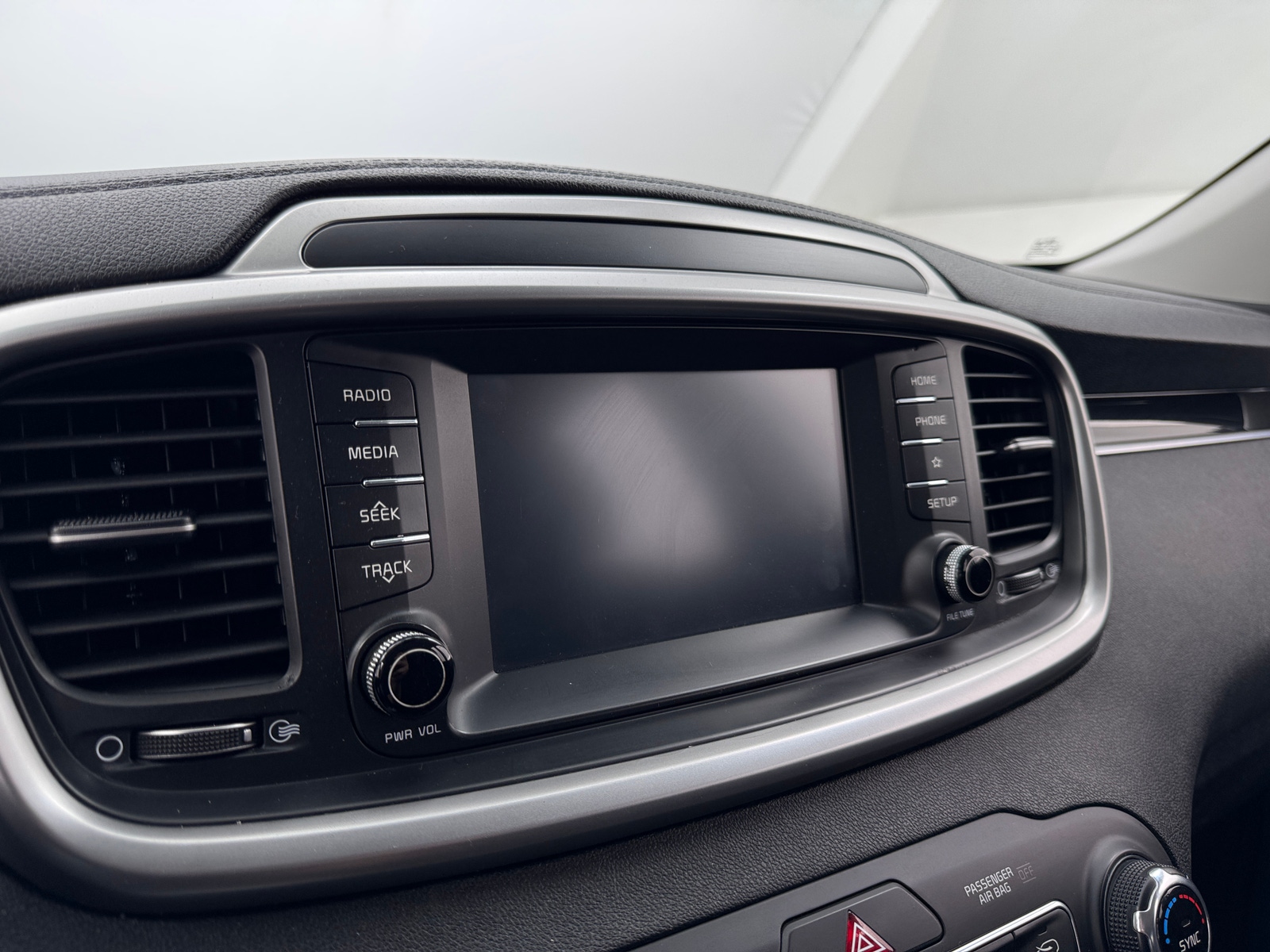 Thumbnail: 2019 Kia Sorento - 4