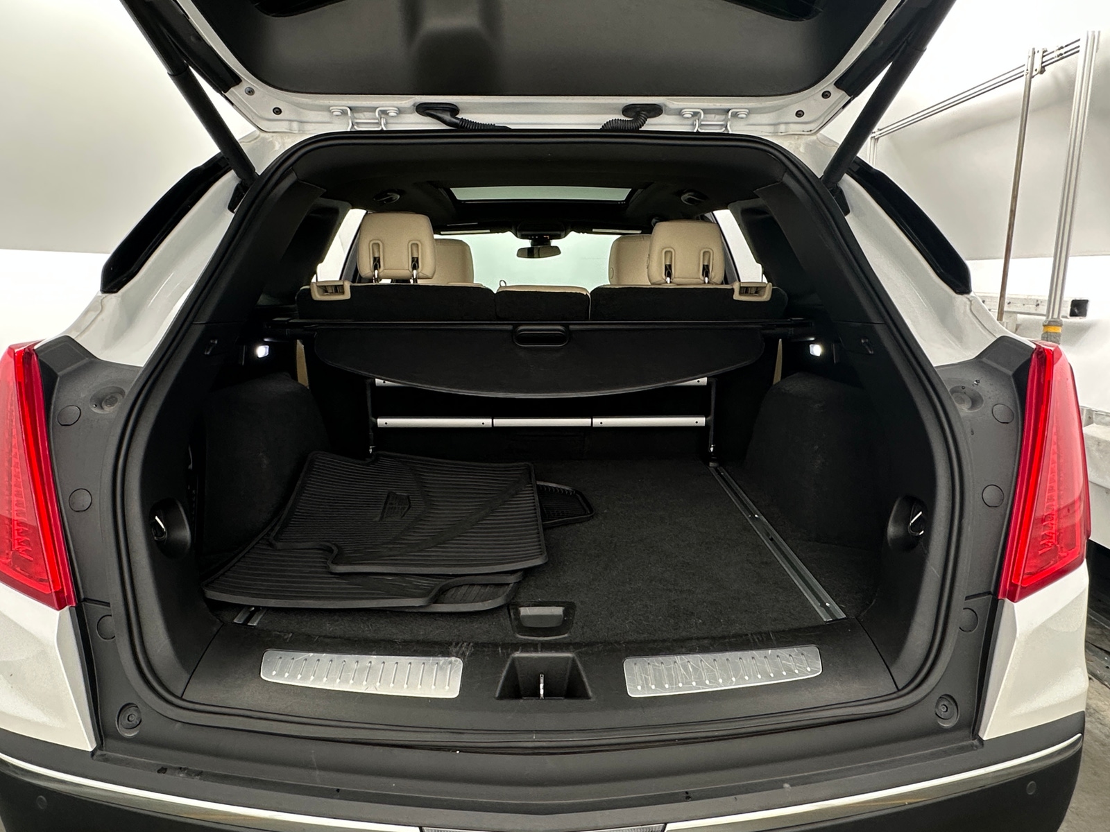 Thumbnail: 2018 Cadillac XT5 - 6