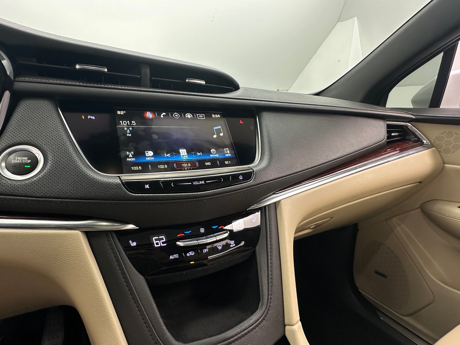 Thumbnail: 2018 Cadillac XT5 - 3