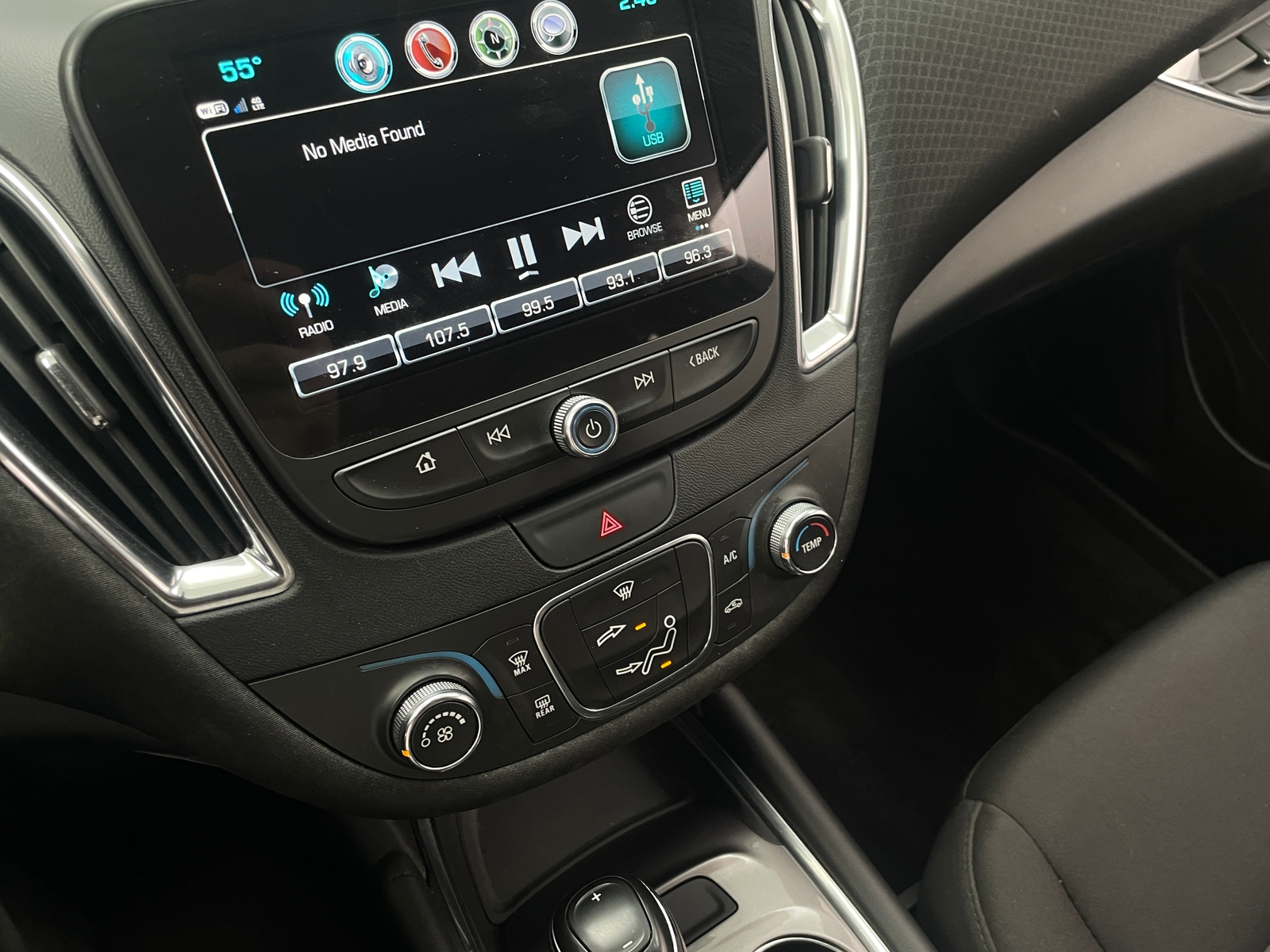 Thumbnail: 2018 Chevrolet Malibu - 4