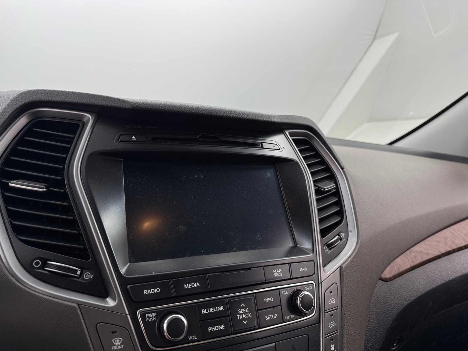 Thumbnail: 2017 Hyundai Santa Fe - 3