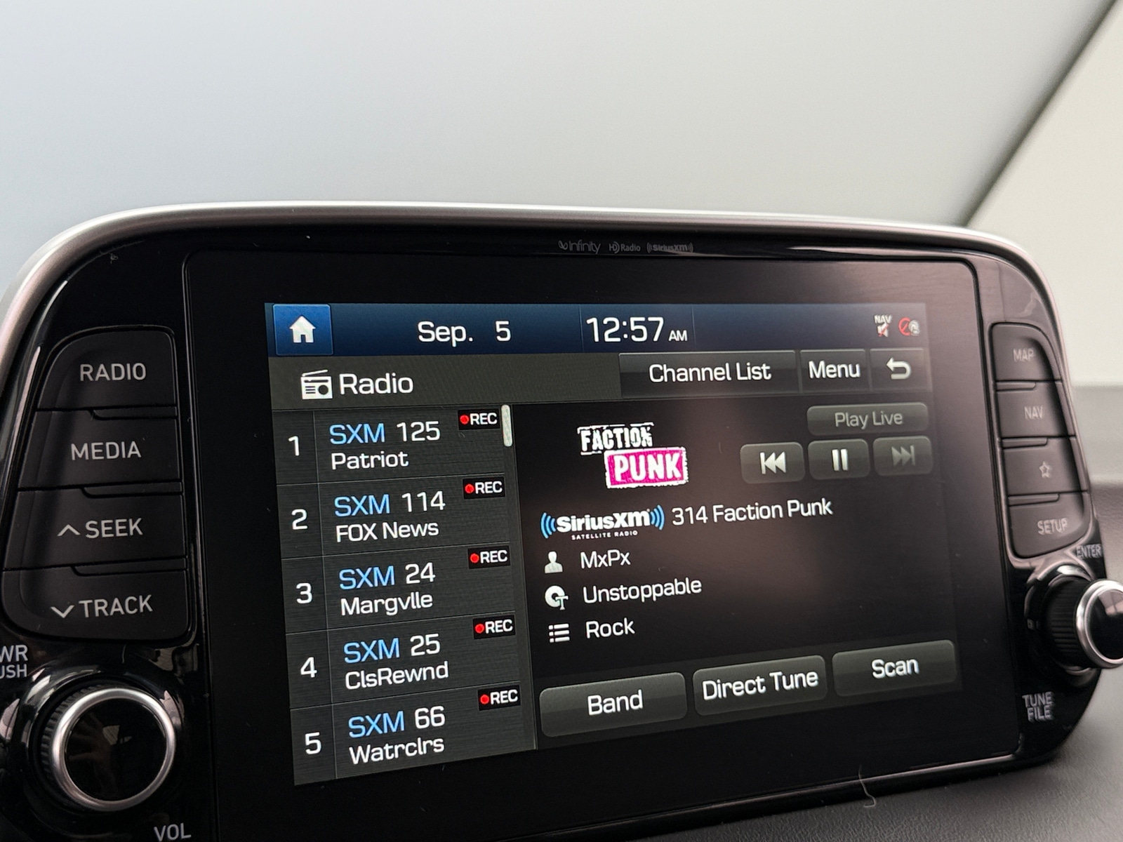 Thumbnail: 2021 Hyundai Tucson - 3