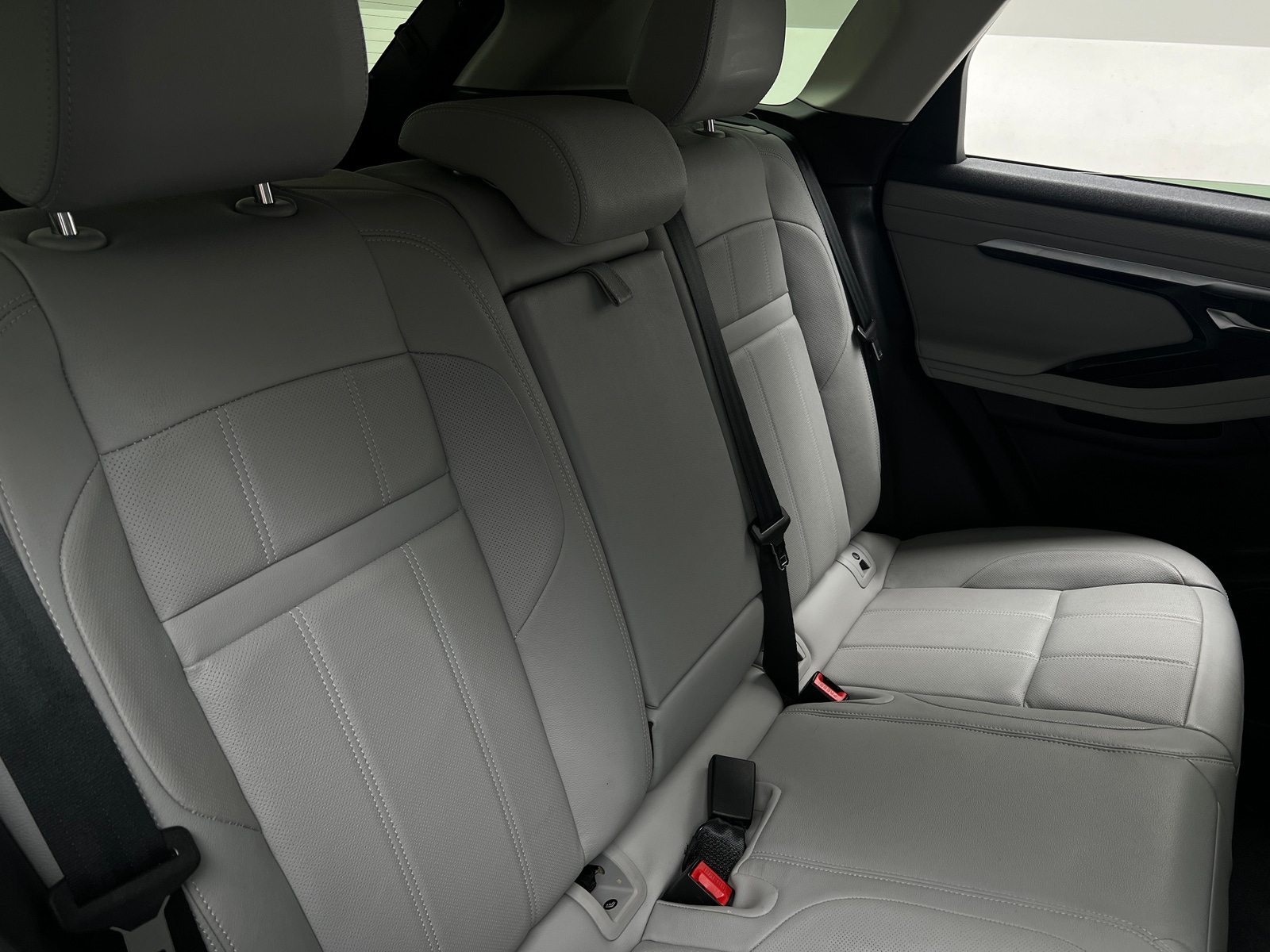 Thumbnail: 2023 Land Rover Range Rover Evoque - 5