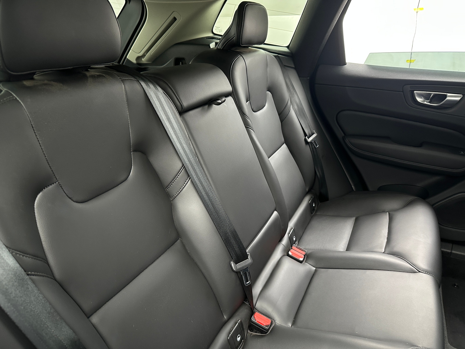 Thumbnail: 2025 Volvo XC60 - 5