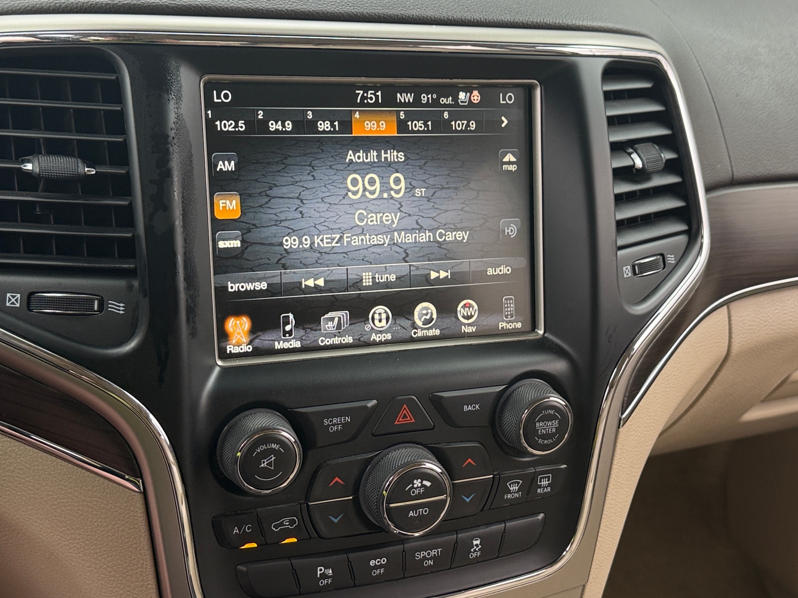 Thumbnail: 2017 Jeep Grand Cherokee - 3
