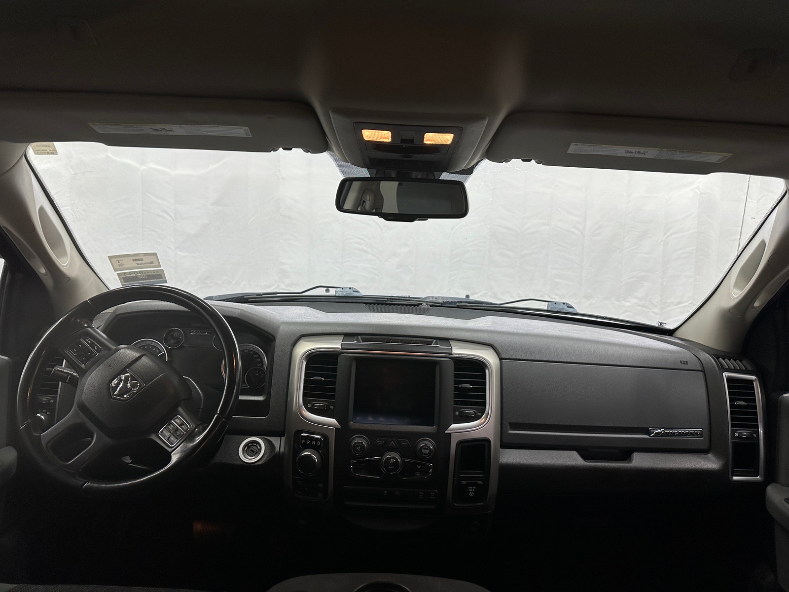 Thumbnail: 2019 RAM 1500 Classic - 3