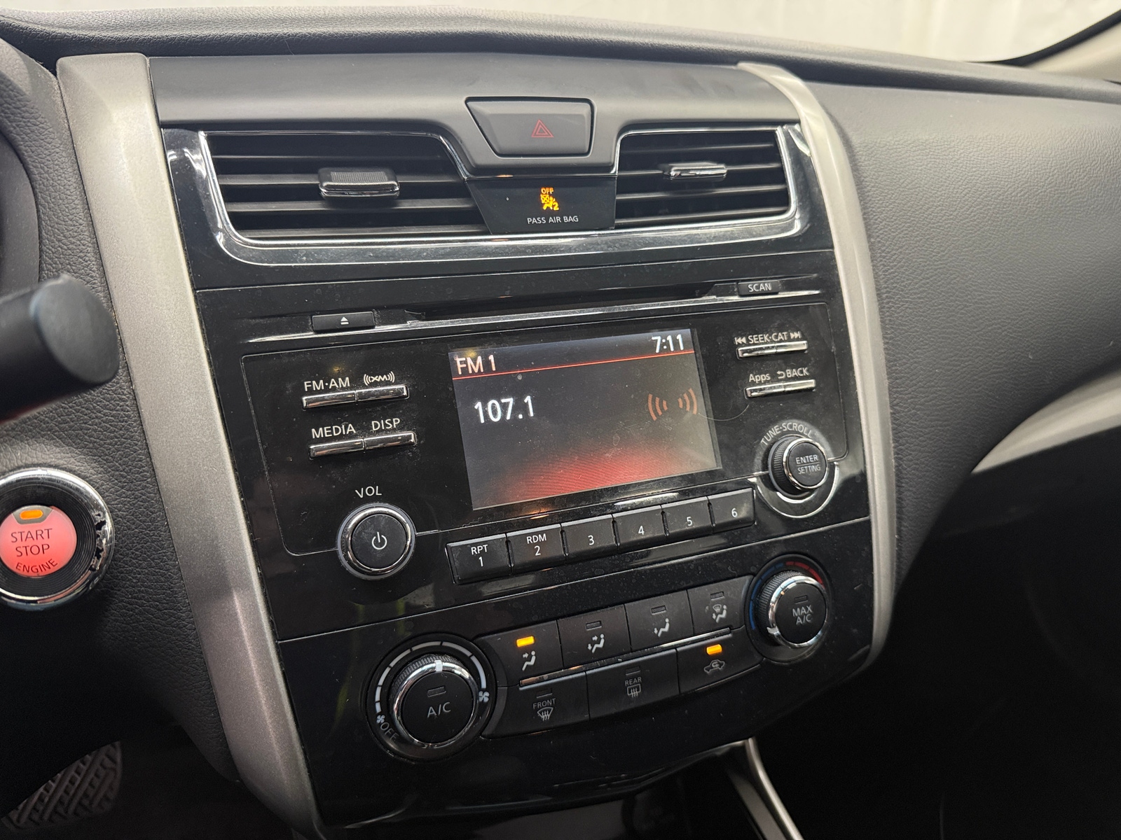 Thumbnail: 2015 Nissan Altima - 4