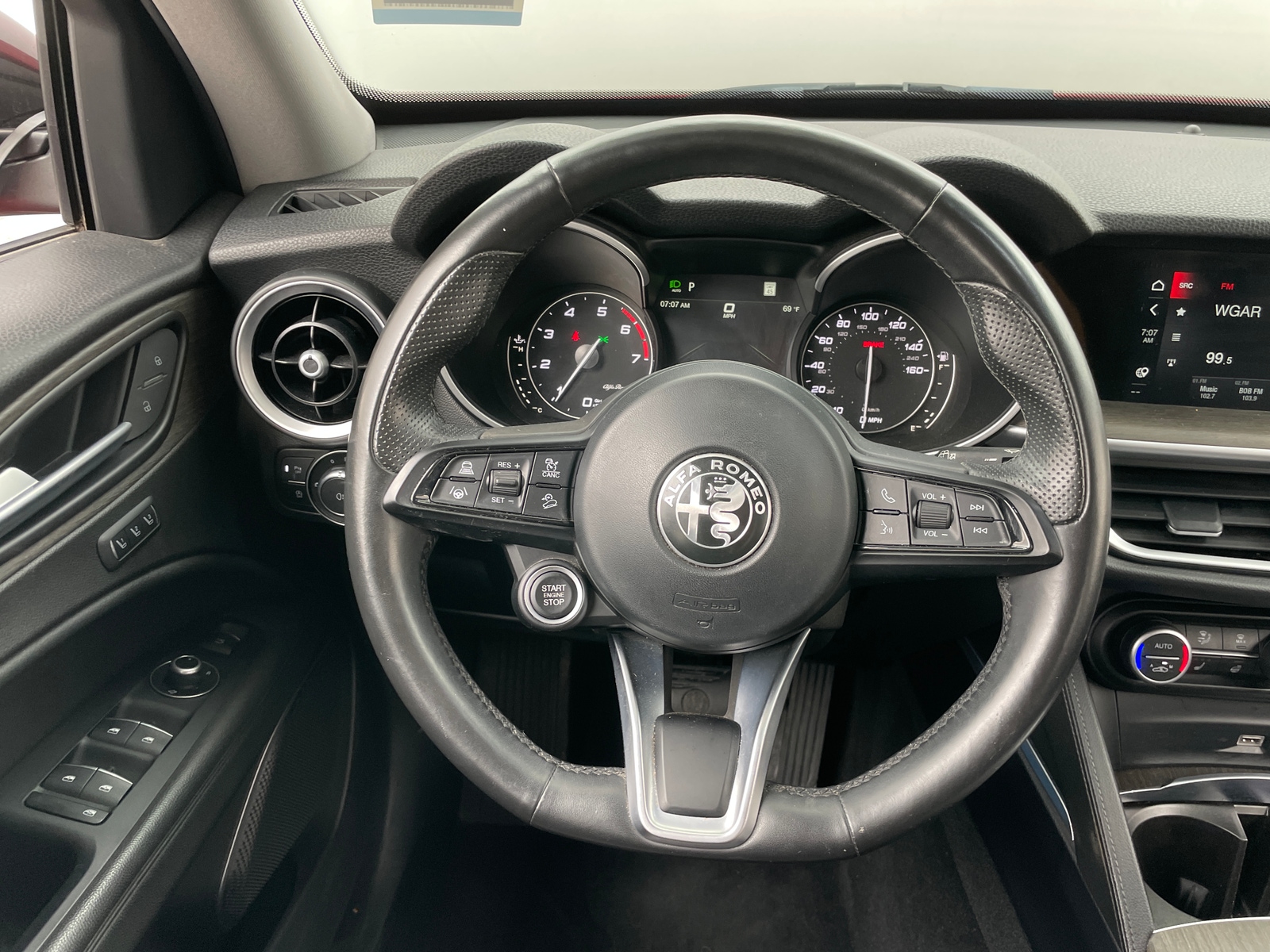 Thumbnail: 2021 Alfa Romeo Stelvio - 4