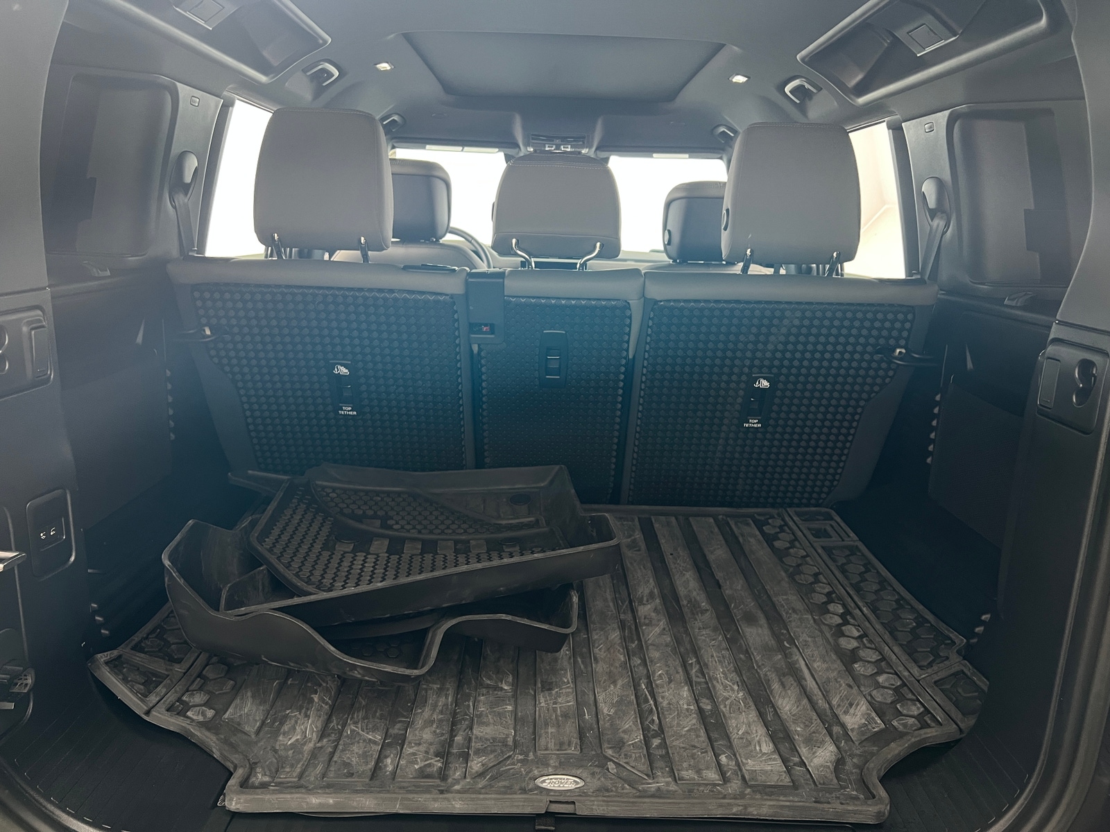 Thumbnail: 2023 Land Rover Defender - 6