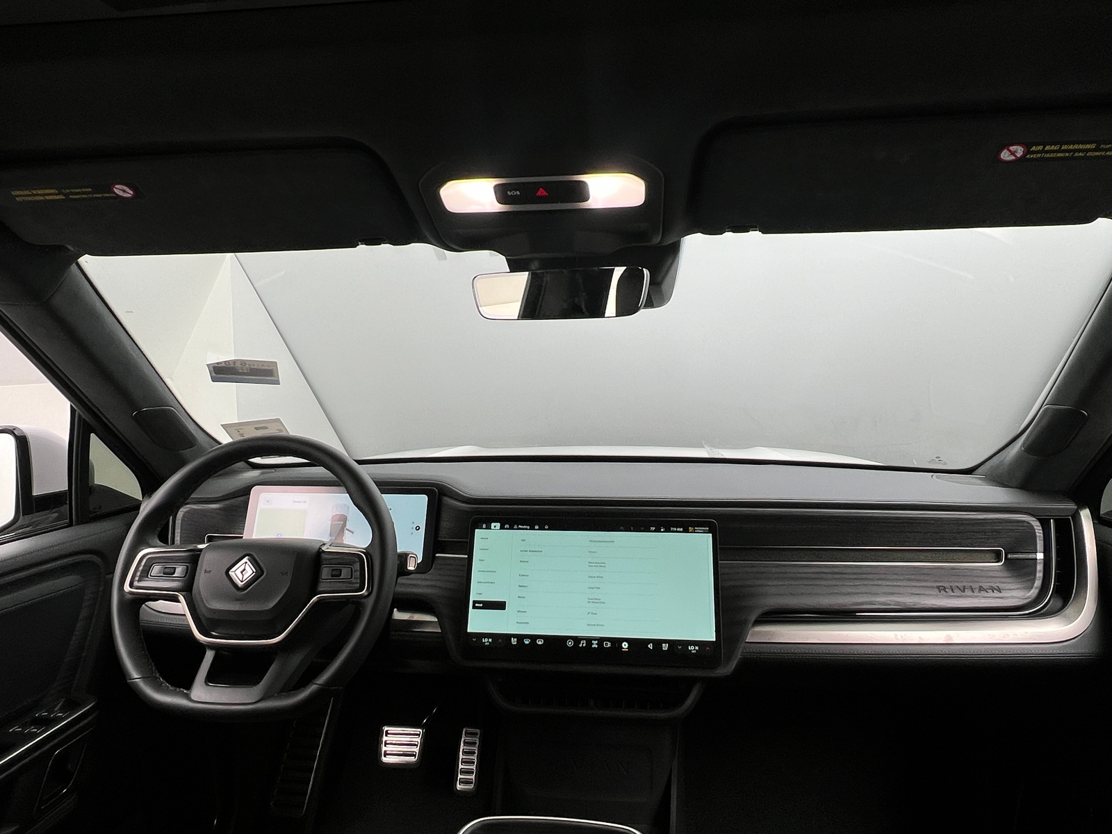 Thumbnail: 2023 Rivian R1S - 2