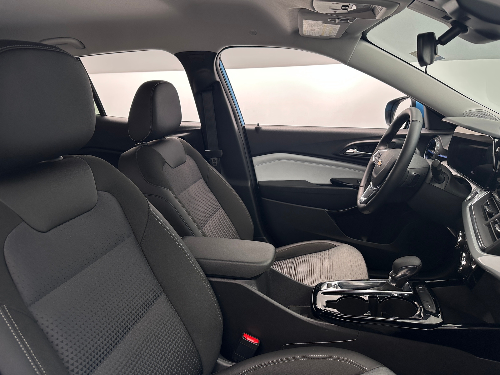 Thumbnail: 2025 Chevrolet Trax - 2