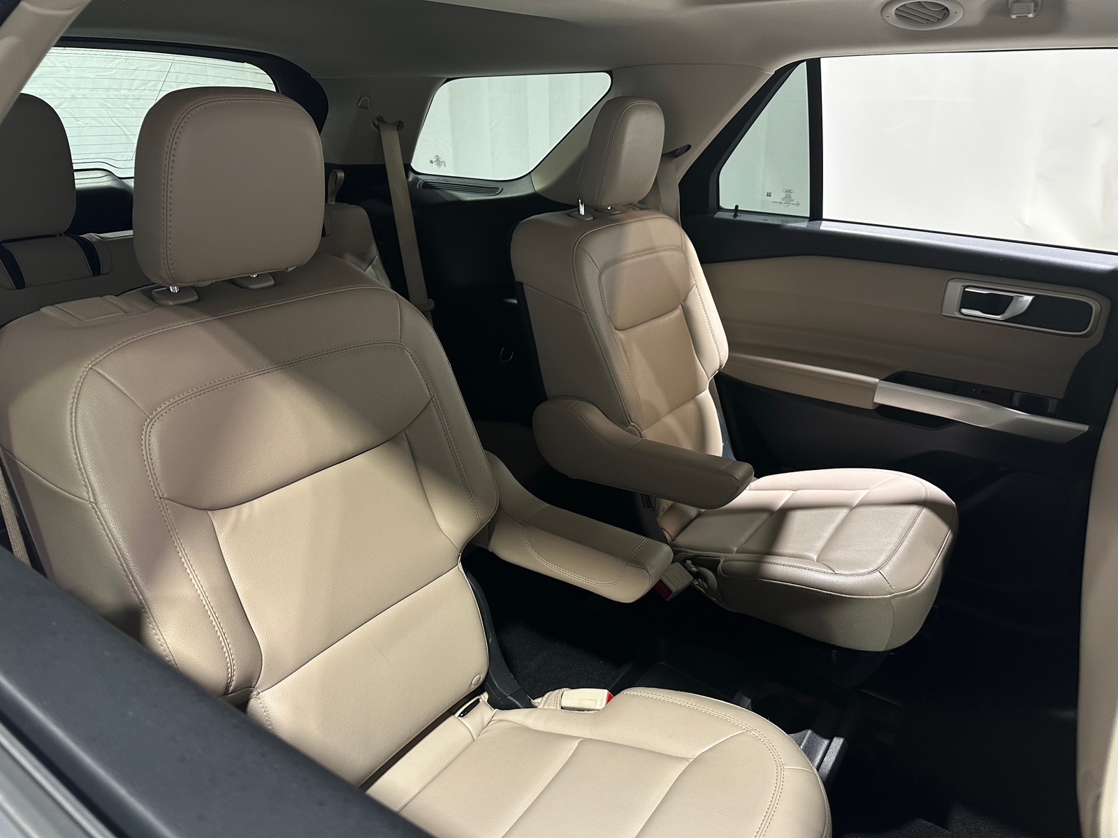 Thumbnail: 2021 Ford Explorer - 5