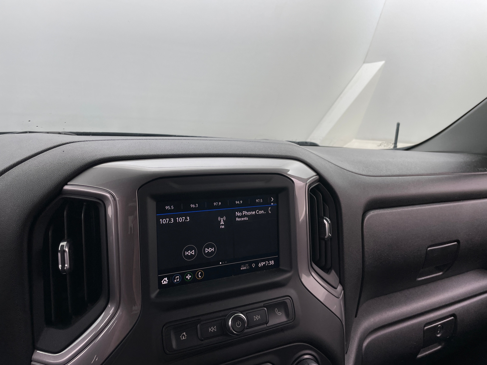 Thumbnail: 2021 Chevrolet Silverado 1500 - 4