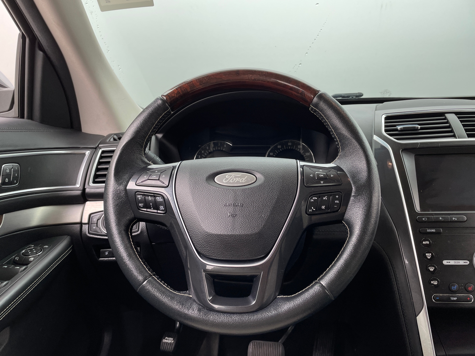 Thumbnail: 2019 Ford Explorer - 4