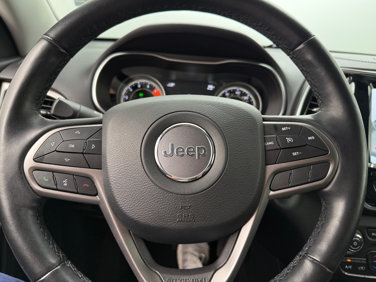 Thumbnail: 2020 Jeep Cherokee - 4
