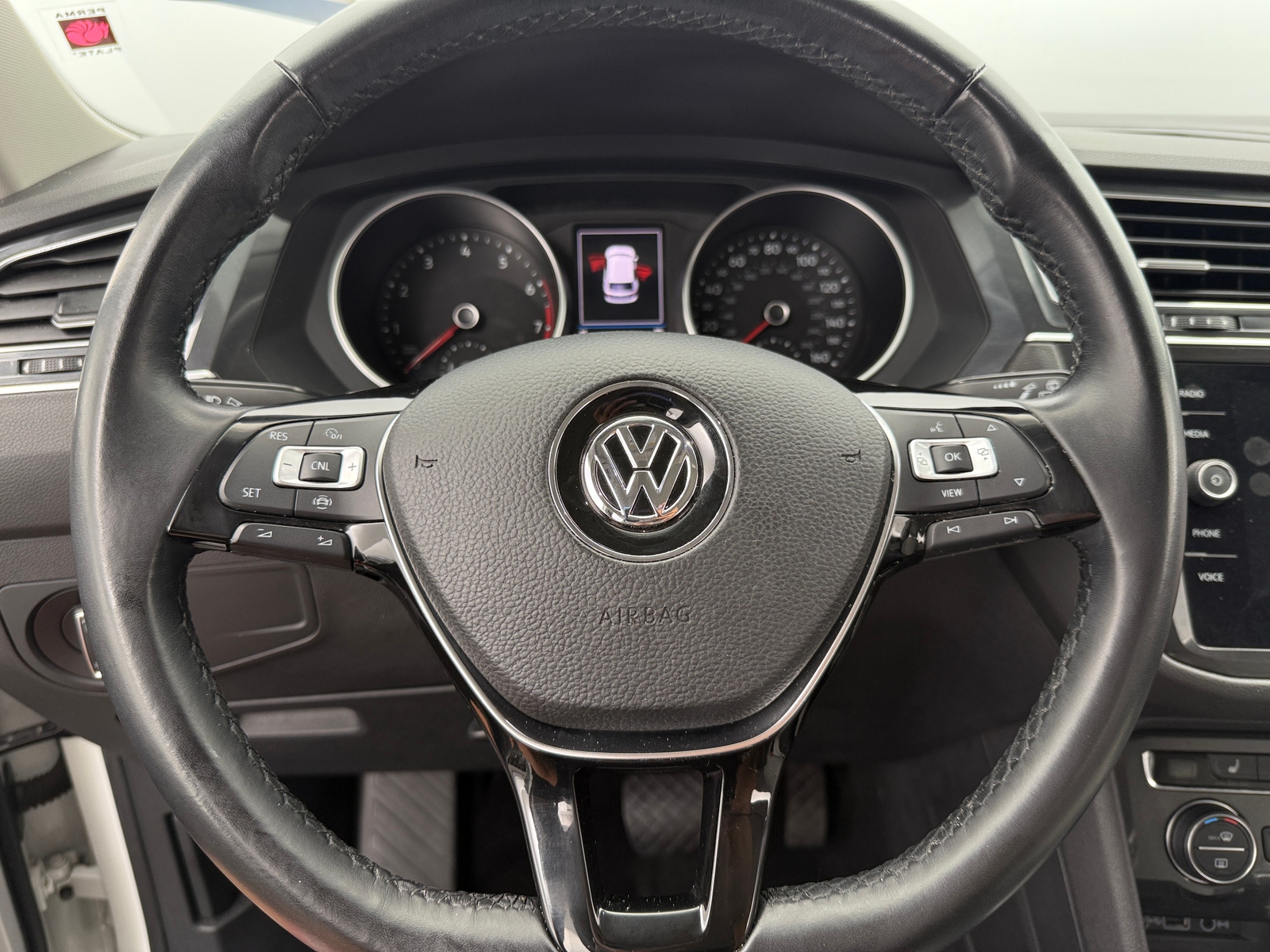 Thumbnail: 2019 Volkswagen Tiguan - 4