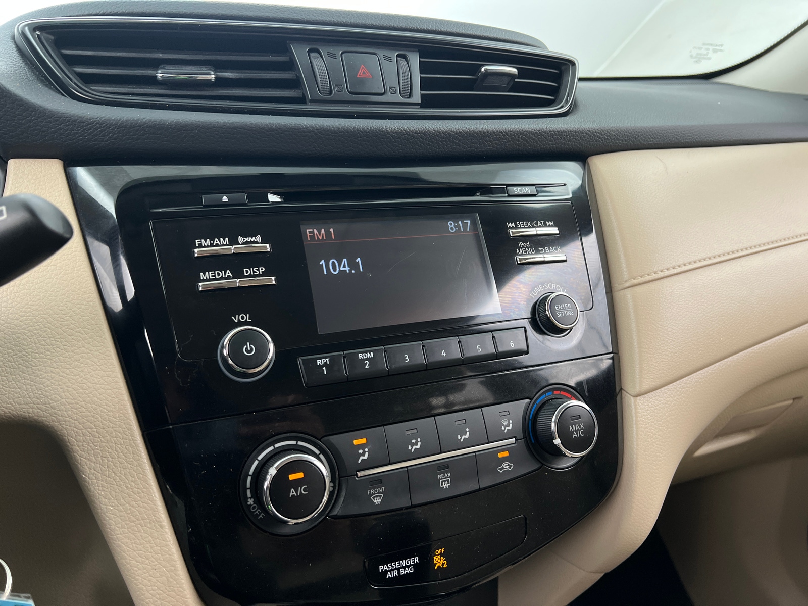 Thumbnail: 2017 Nissan Rogue - 4