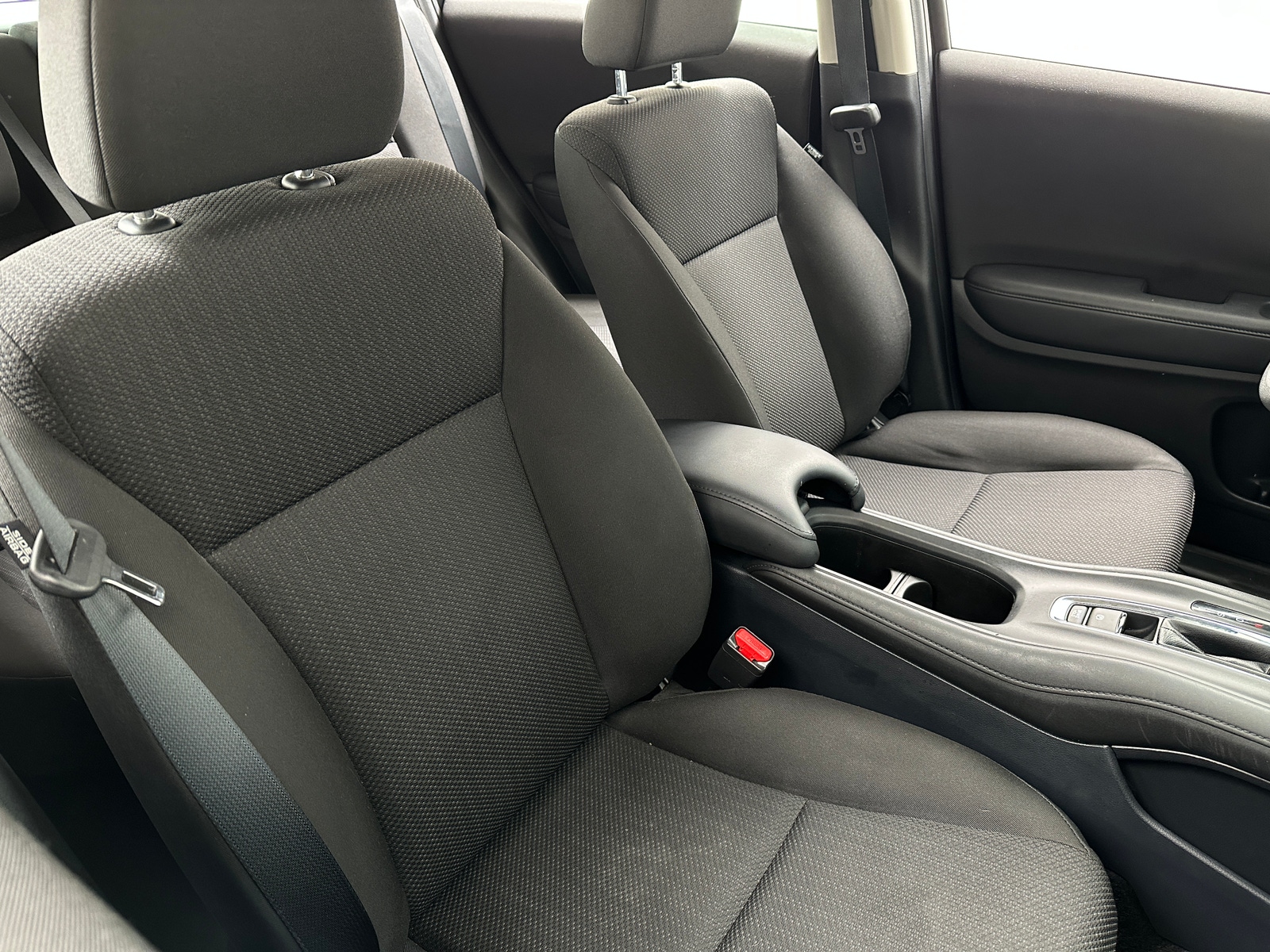 Thumbnail: 2017 Honda HR-V - 2