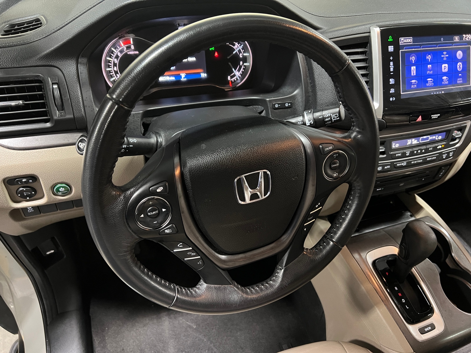 Thumbnail: 2016 Honda Pilot - 4