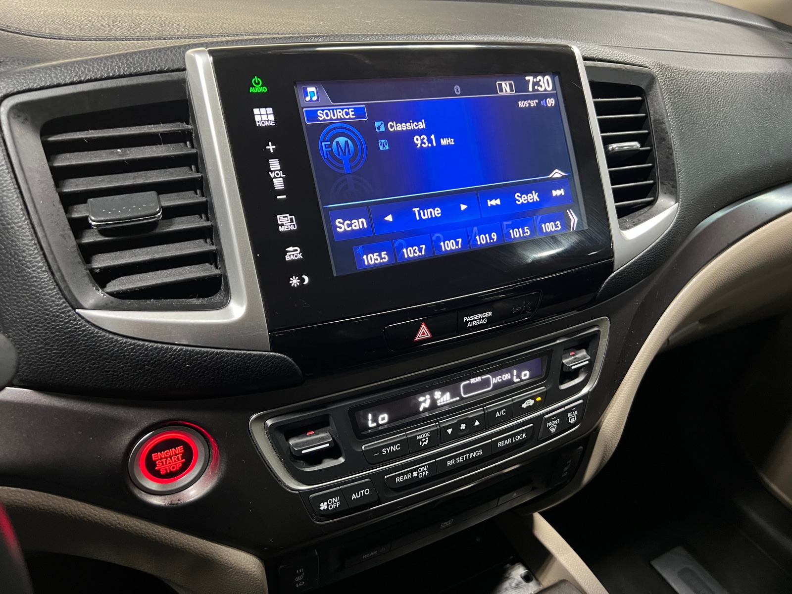 Thumbnail: 2016 Honda Pilot - 3