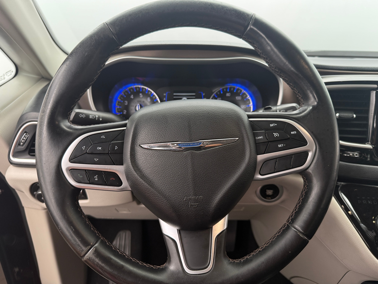 Thumbnail: 2018 Chrysler Pacifica - 4