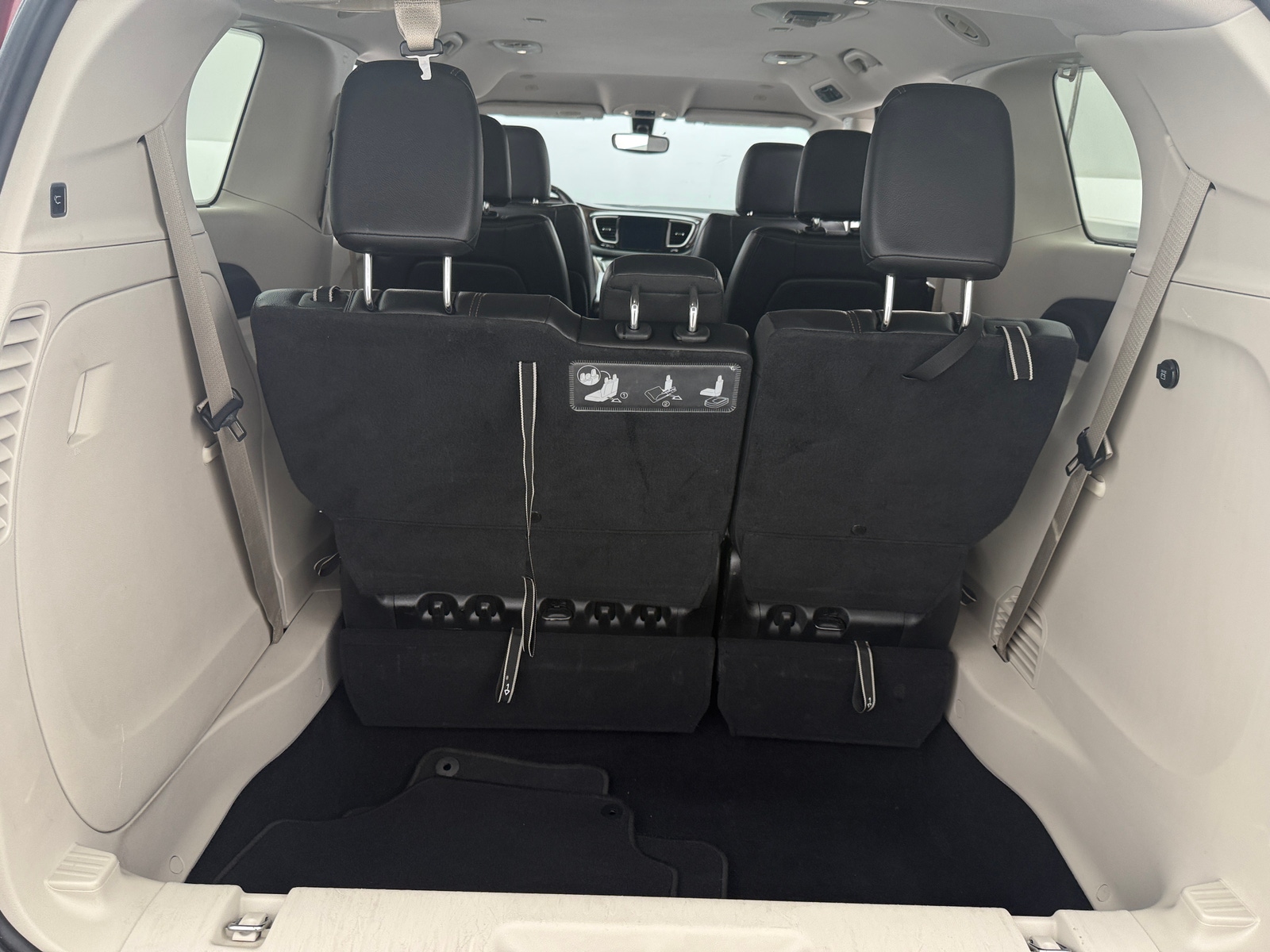 Thumbnail: 2018 Chrysler Pacifica - 6