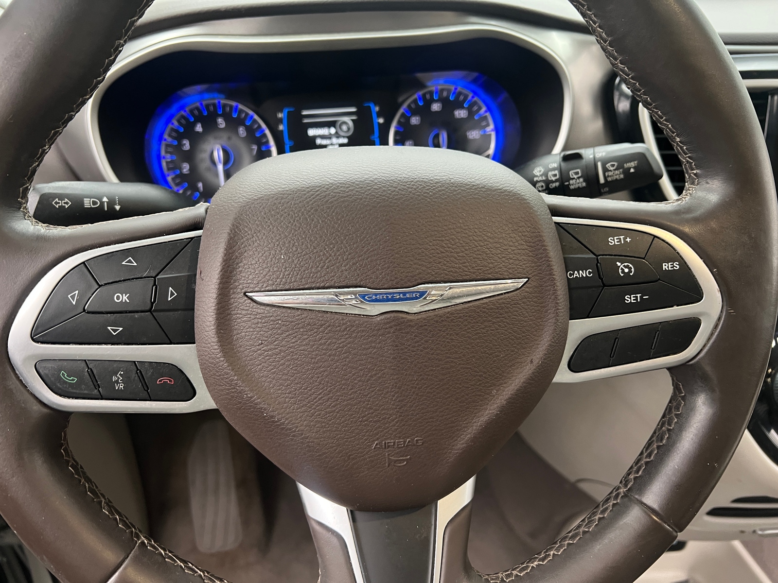 Thumbnail: 2017 Chrysler Pacifica - 4
