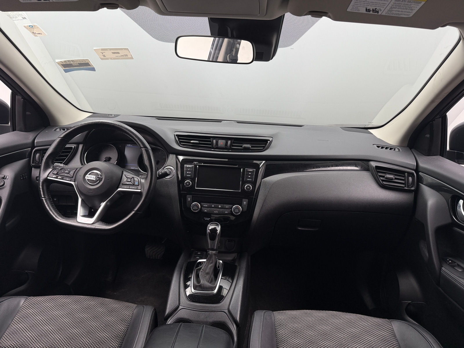 Thumbnail: 2022 Nissan Rogue Sport - 3
