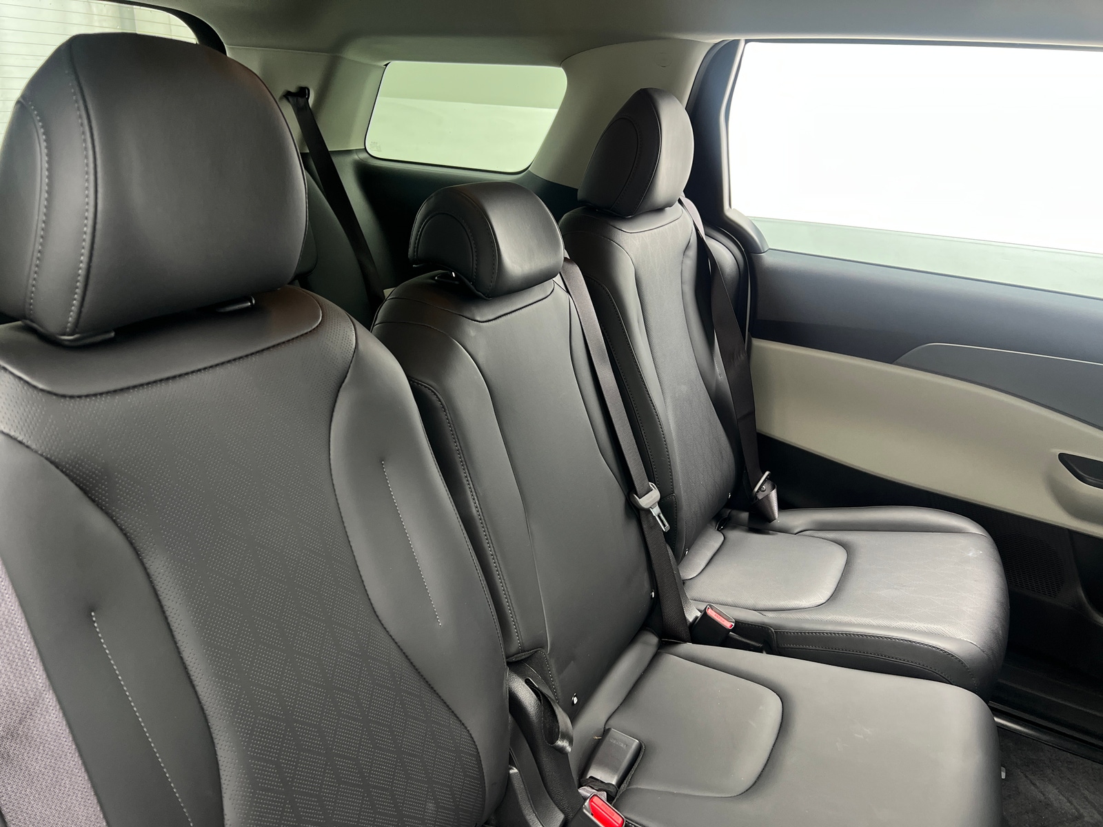 Thumbnail: 2023 Kia Carnival - 5