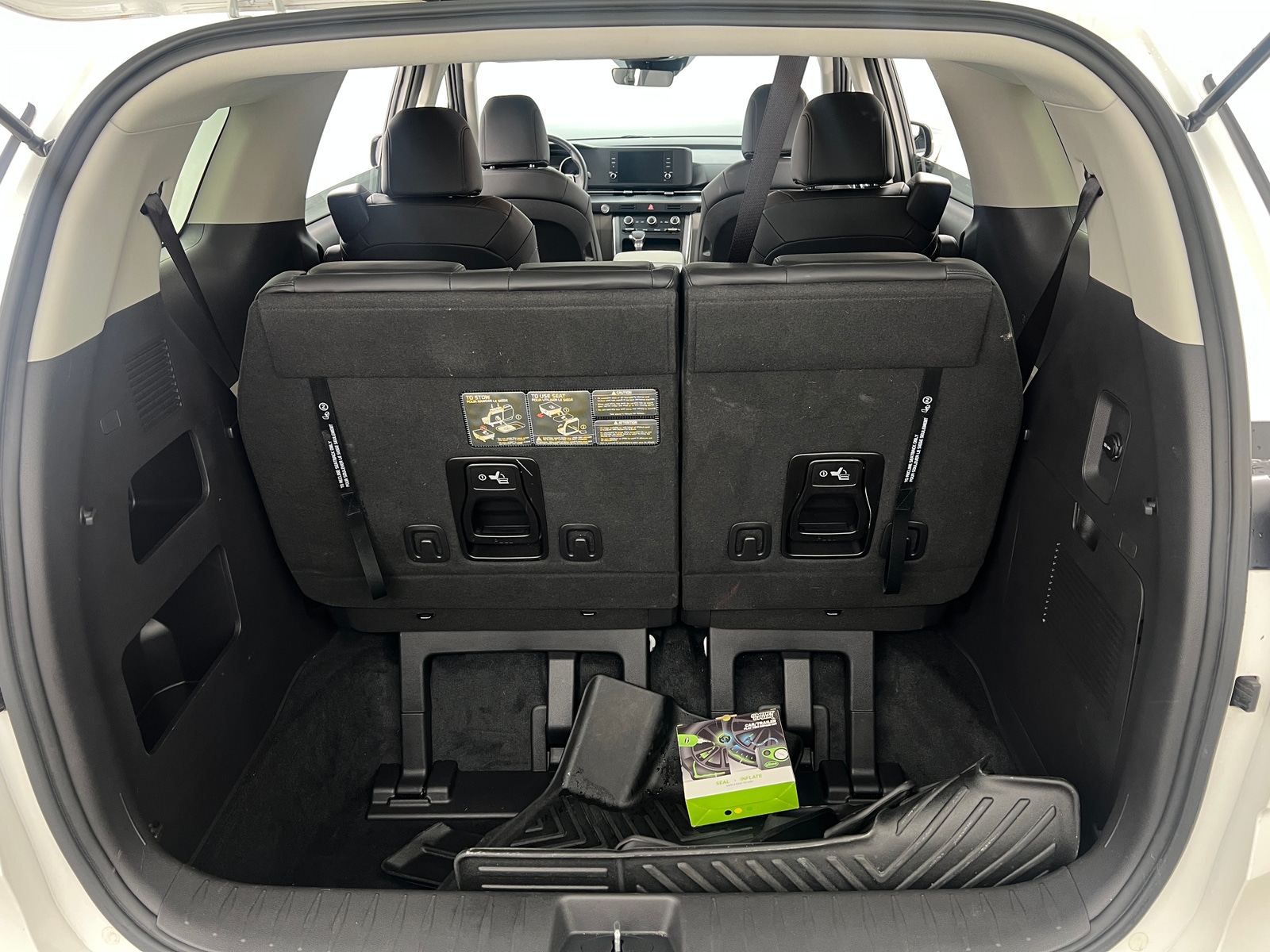 Thumbnail: 2023 Kia Carnival - 6