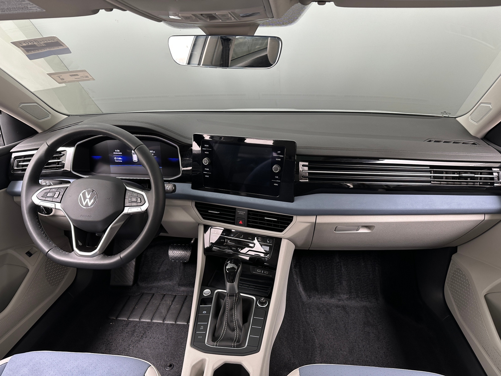 Thumbnail: 2025 Volkswagen Jetta - 2